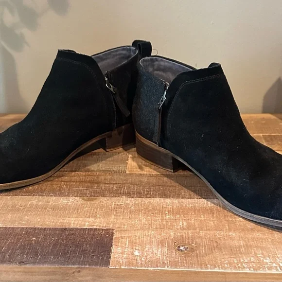 Tom’s Black Suede Ankle Boots - Picture 2 of 2